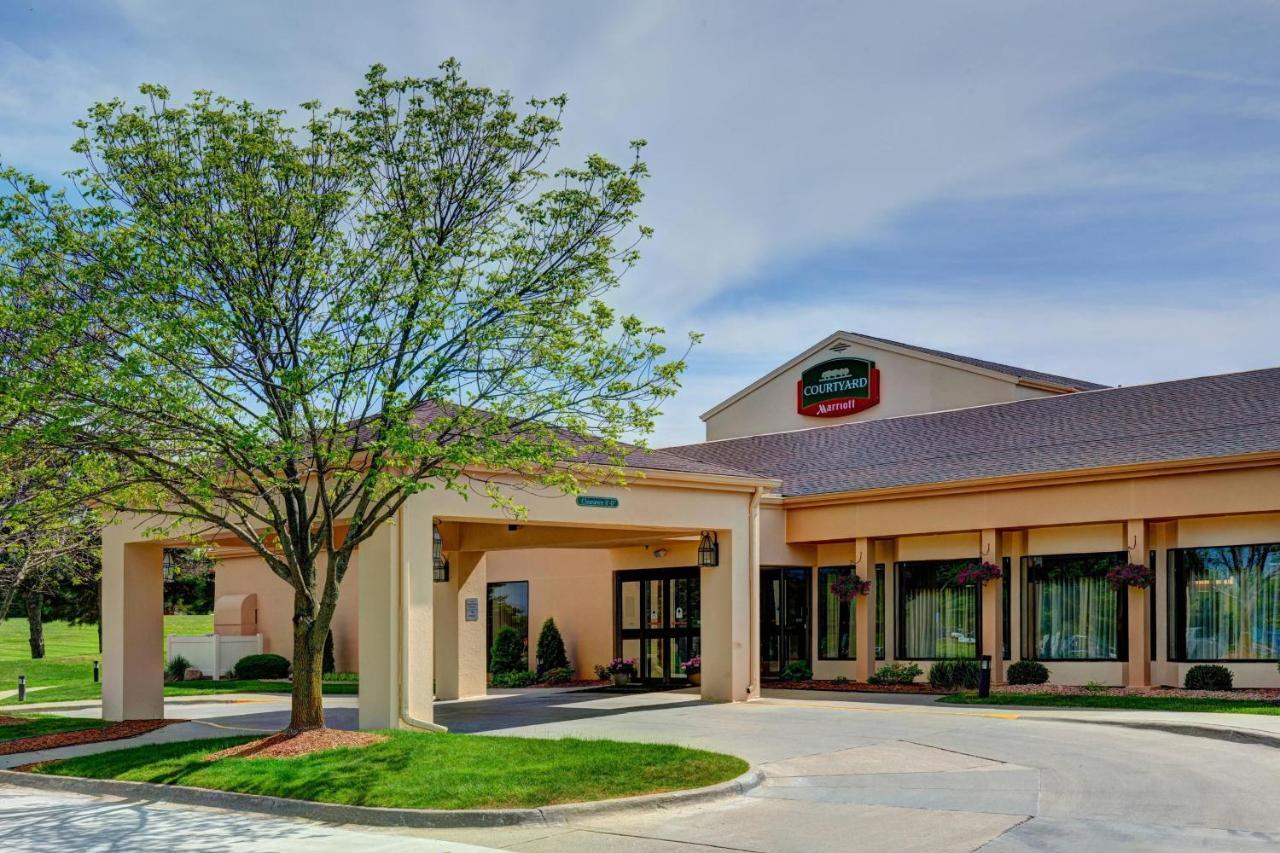 Courtyard Des Moines West/Clive Hotel Exterior photo